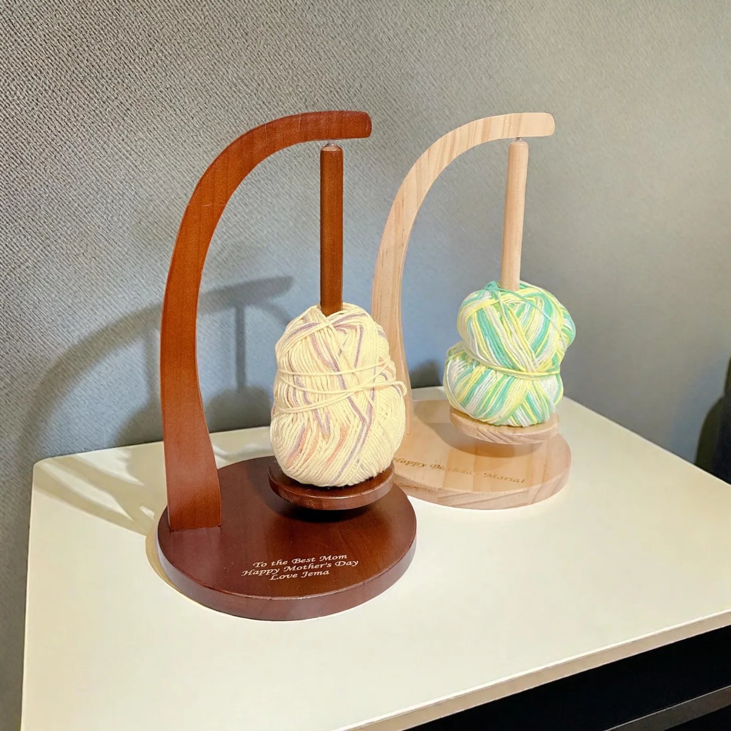 Magnetic Wooden Yarn Holder β Smooth, Tangle-Free Knitting &Crochet