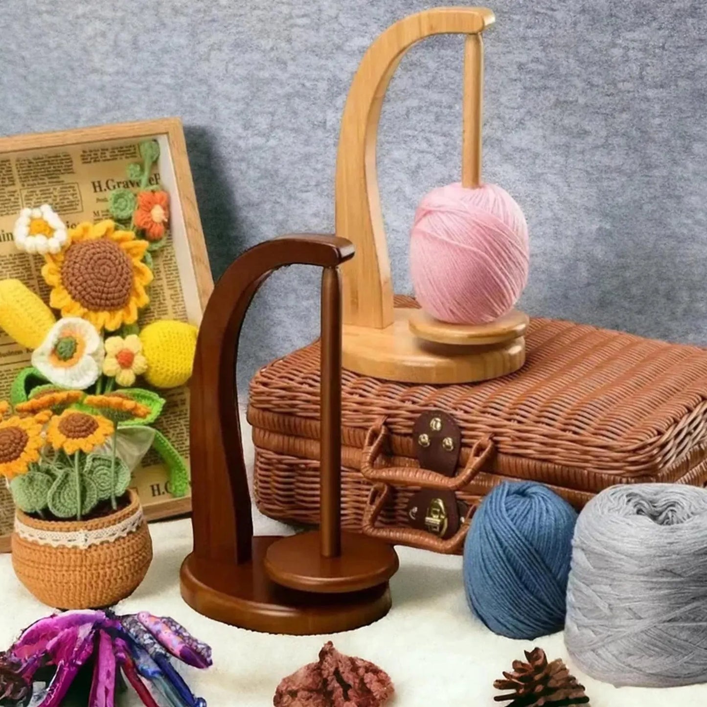 Magnetic Wooden Yarn Holder β Smooth, Tangle-Free Knitting &Crochet