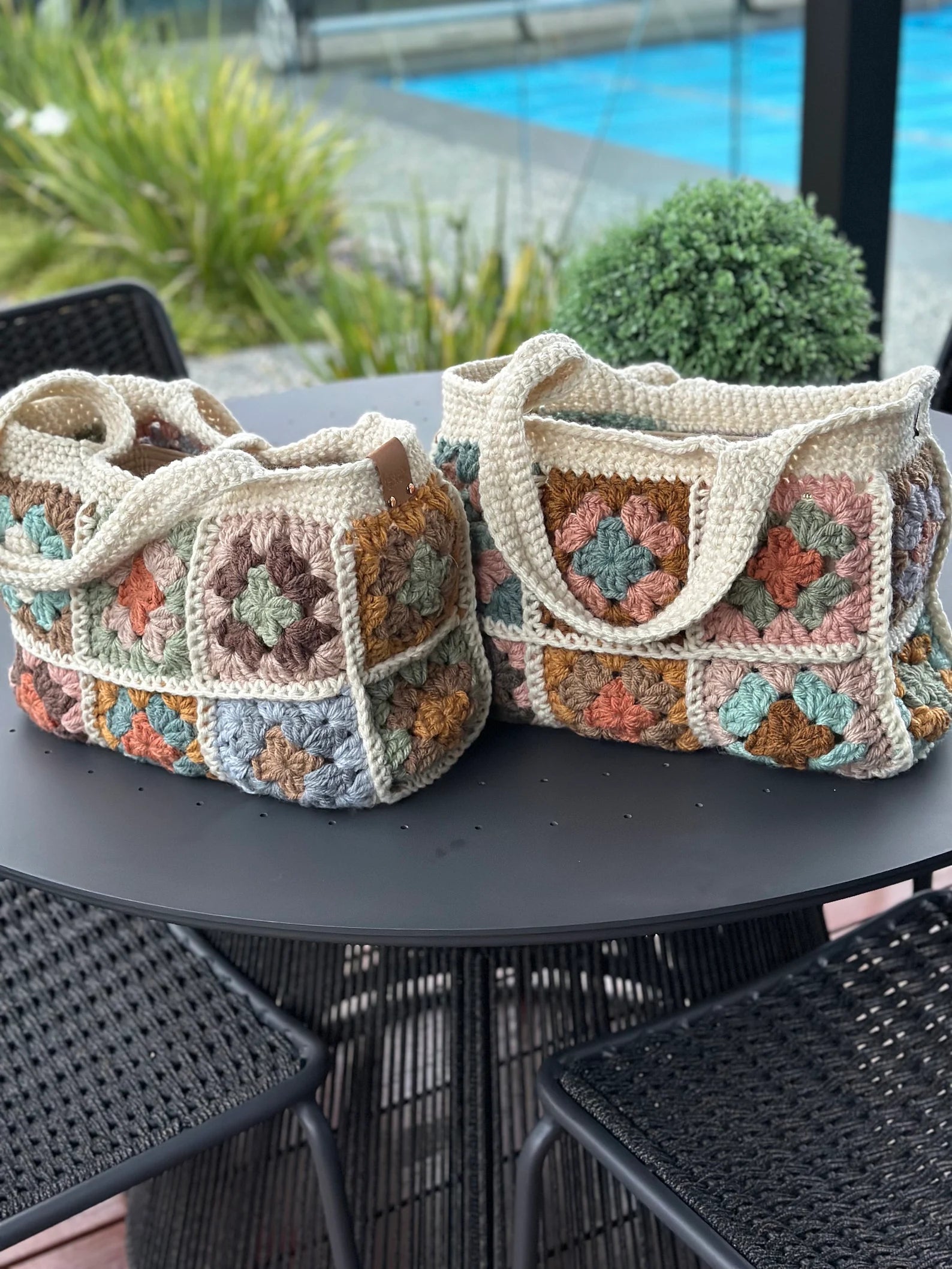 The Bag of Hue Scraps Bag – Crochet Pattern