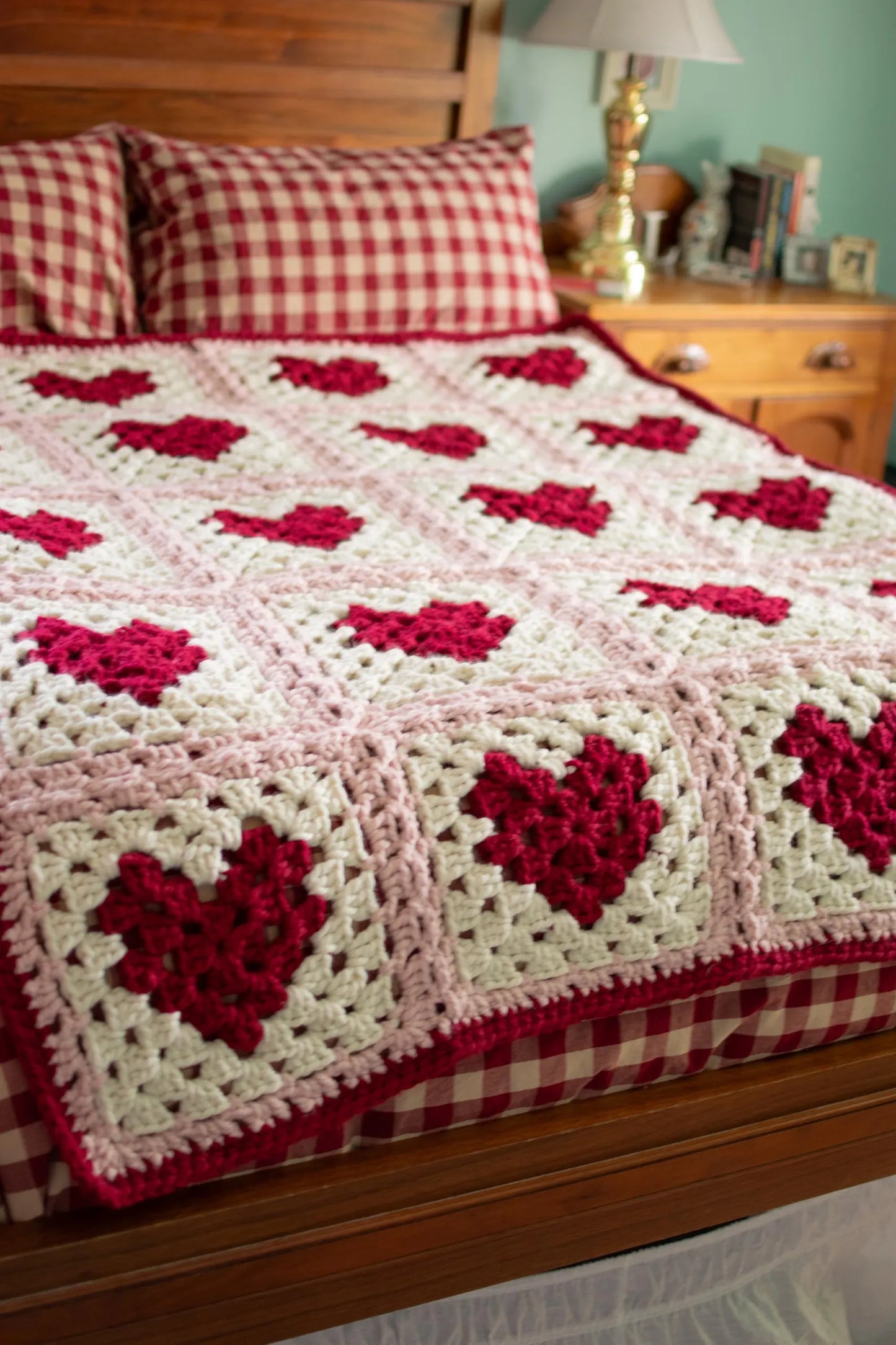 ❤️ Heart Granny Square Blanket Crochet Pattern + Photo Tutorial (PDF)
