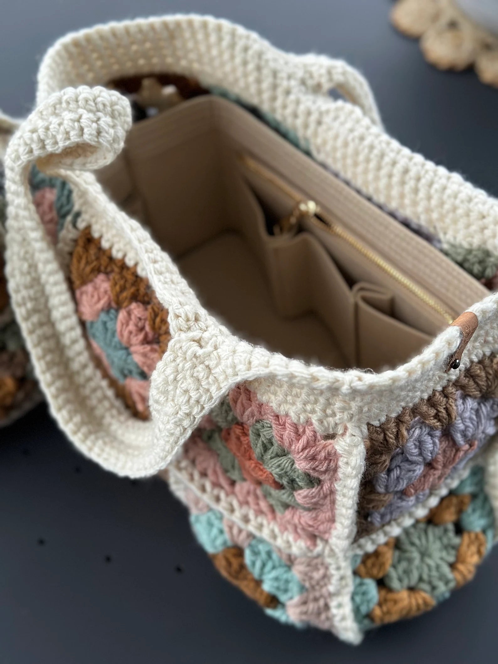 The Bag of Hue Scraps Bag – Crochet Pattern