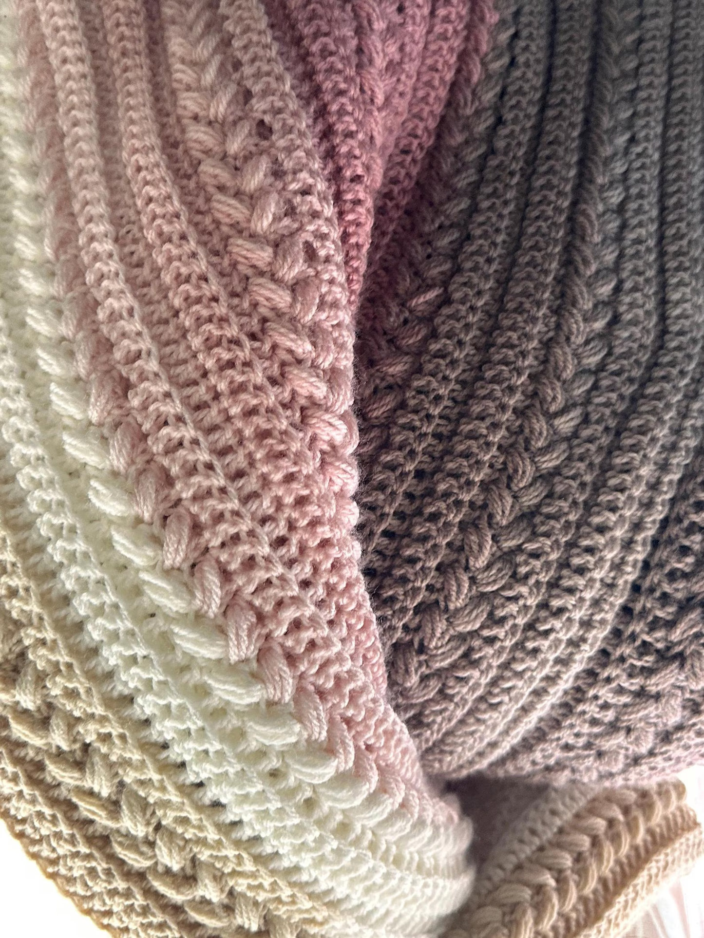 Soft Puff Heart Stitch Blanket PDF – Self-Striping 48H Afghan Crochet Pattern