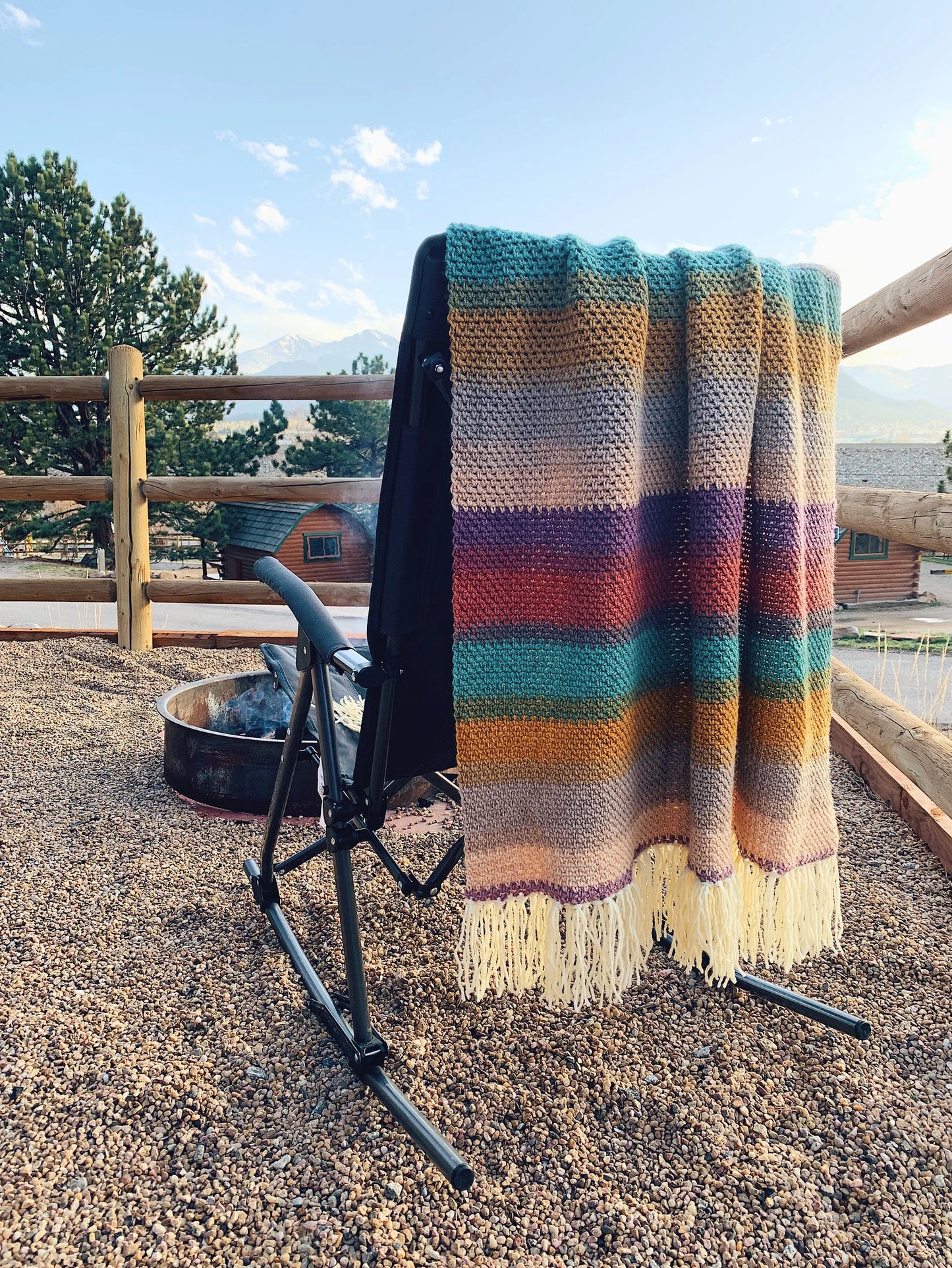 Estes Camping Blanket – Beginner-Friendly Cozy Throw Crochet Pattern
