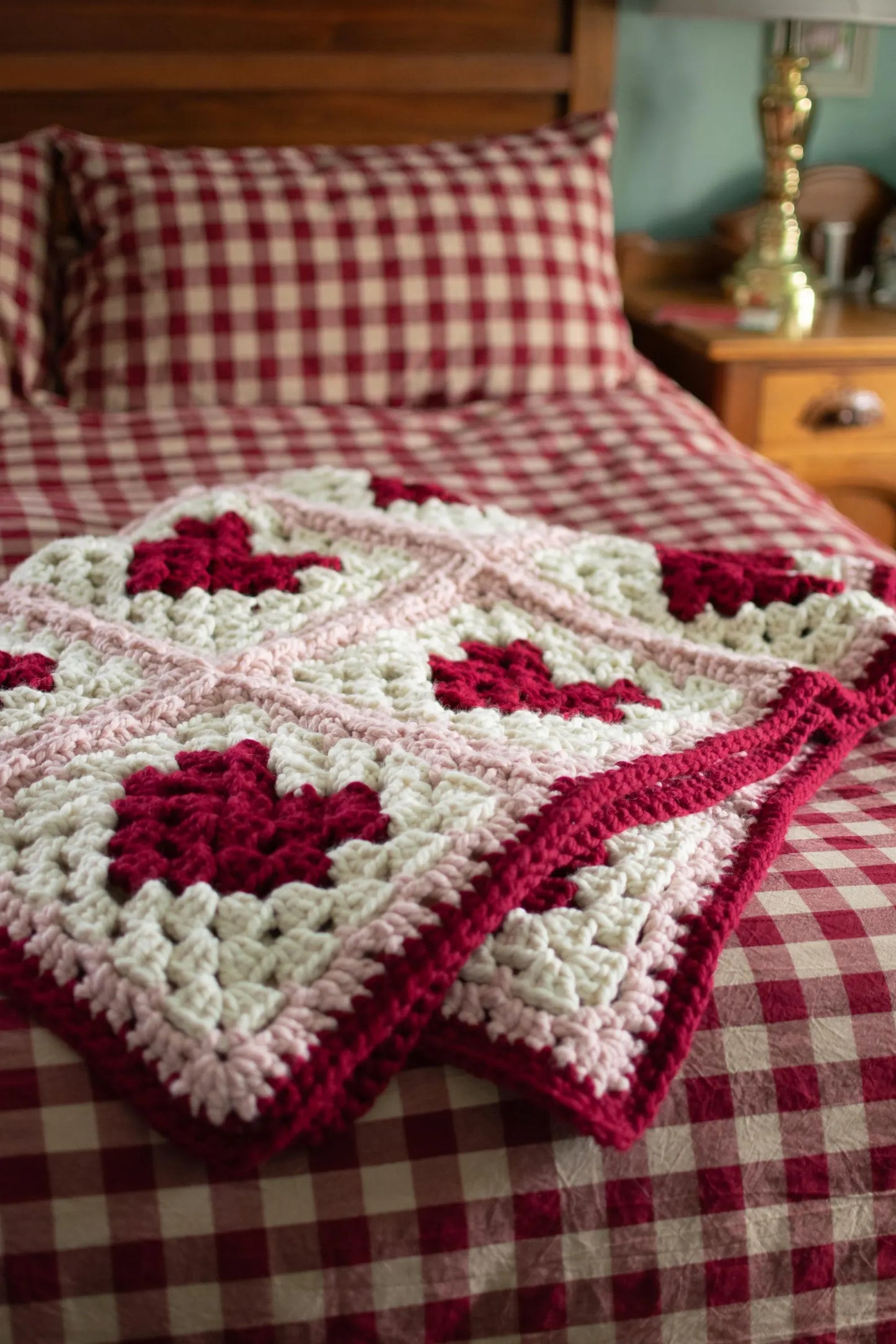 ❤️ Heart Granny Square Blanket Crochet Pattern + Photo Tutorial (PDF)