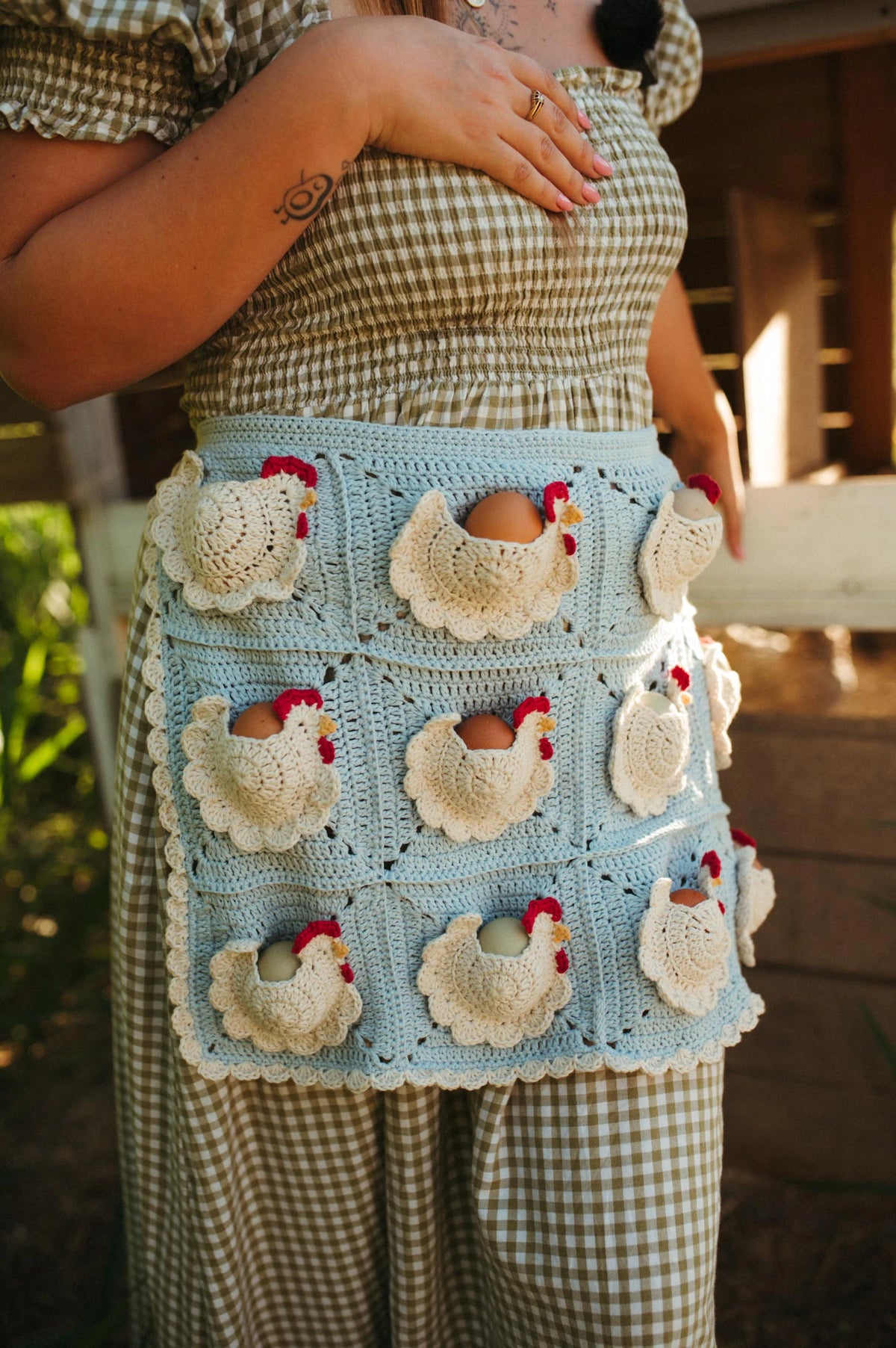 Mother Hen Egg Apron Crochet Pattern
