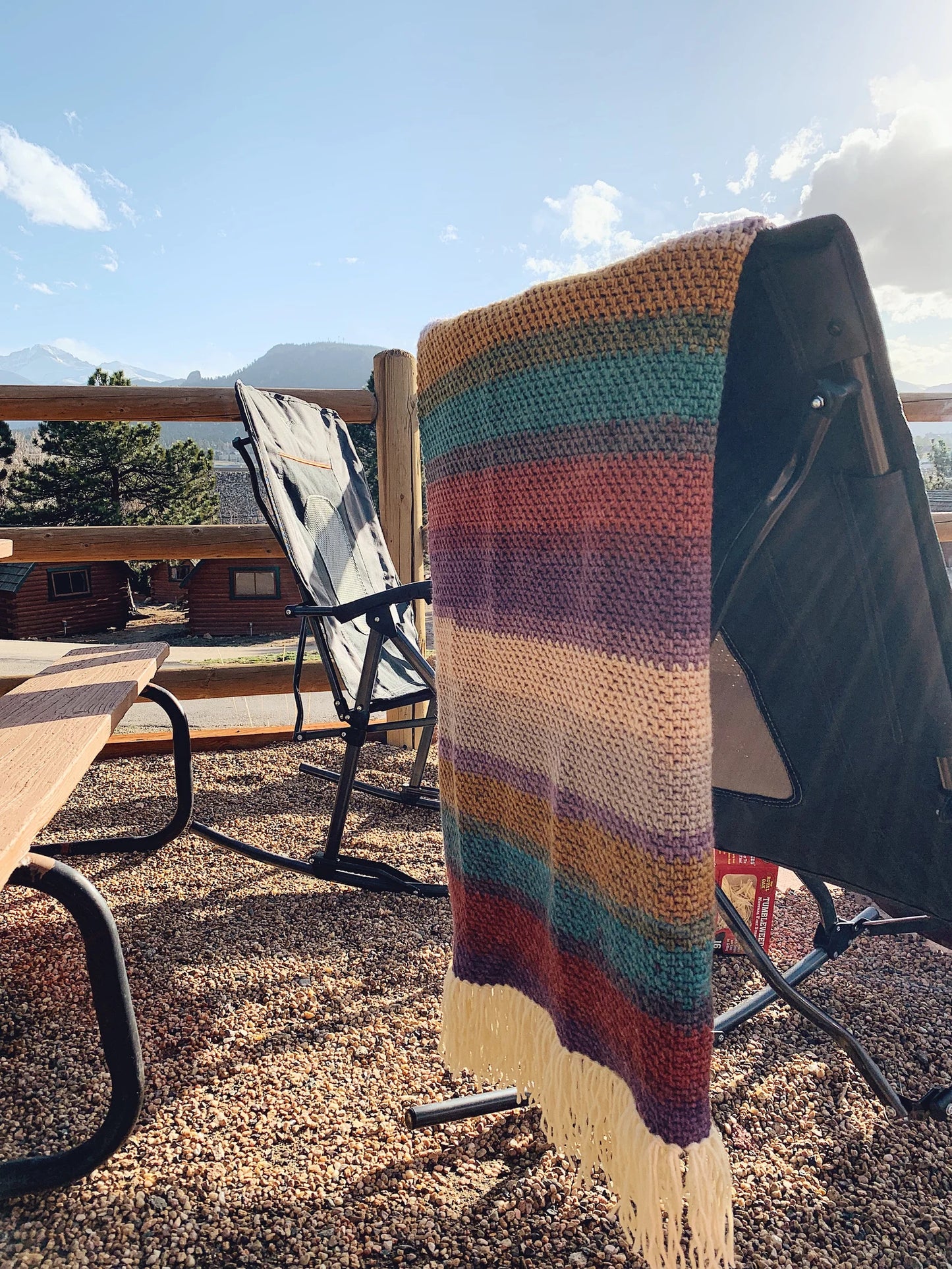 Estes Camping Blanket – Beginner-Friendly Cozy Throw Crochet Pattern