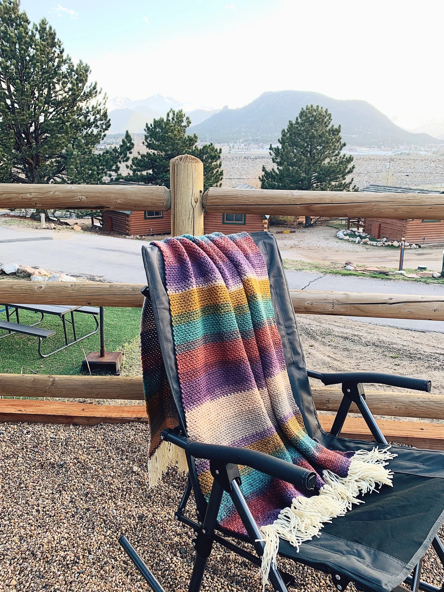 Estes Camping Blanket – Beginner-Friendly Cozy Throw Crochet Pattern