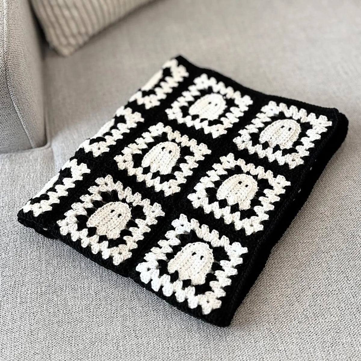 Ghost Granny Square Blanket Pattern Easy Halloween CROCHET PATTERN + Video
