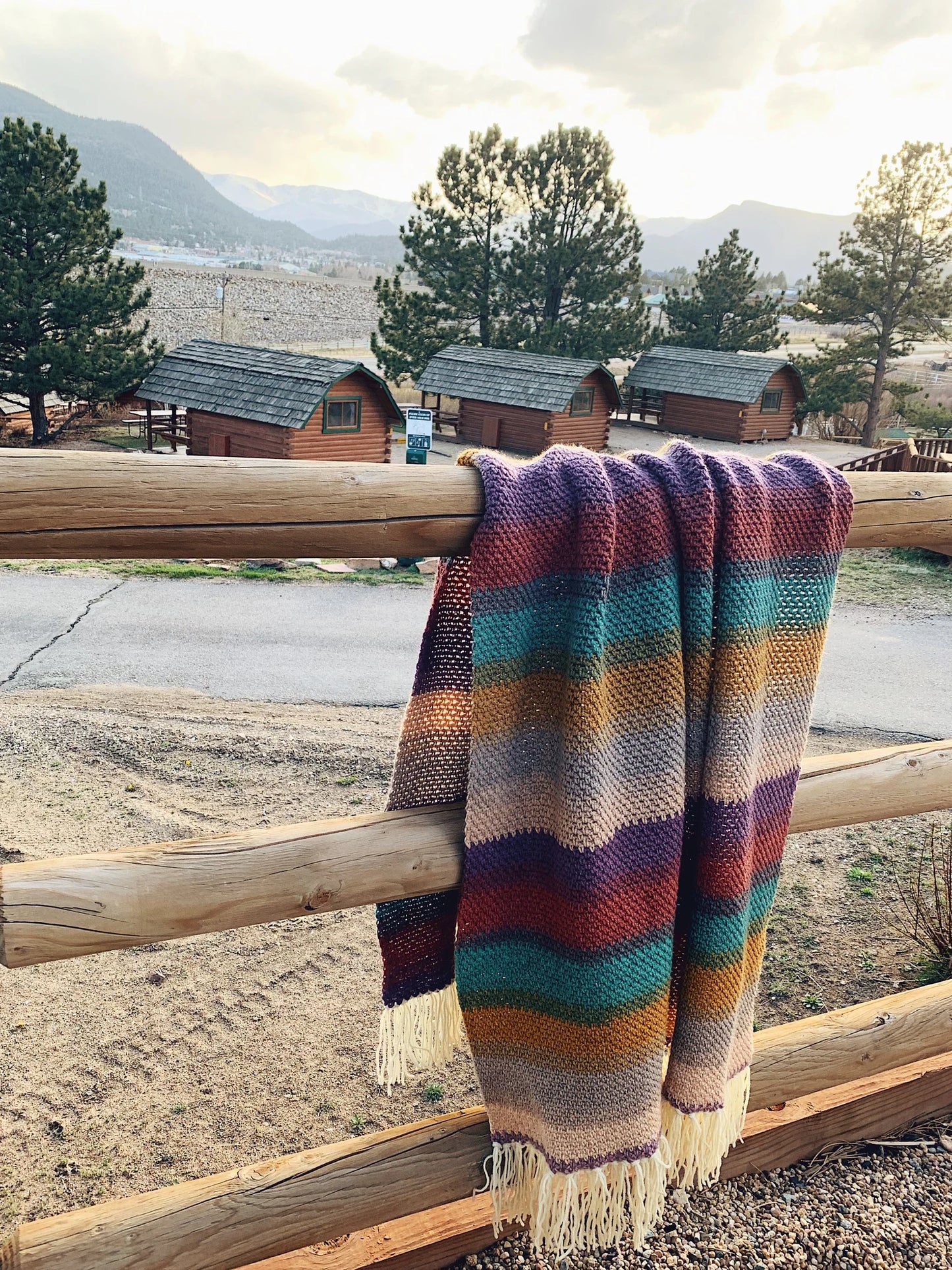 Estes Camping Blanket – Beginner-Friendly Cozy Throw Crochet Pattern