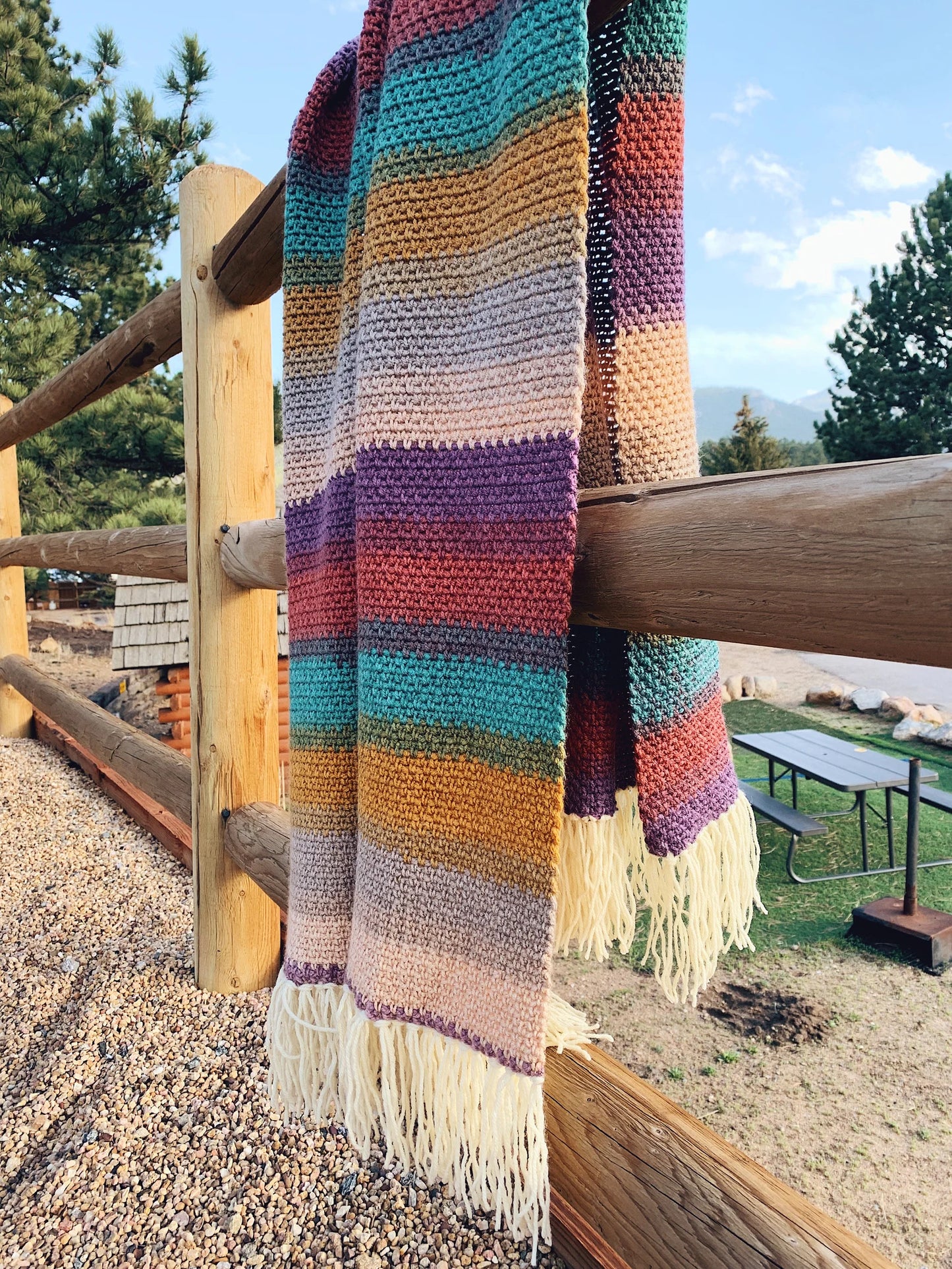 Estes Camping Blanket – Beginner-Friendly Cozy Throw Crochet Pattern