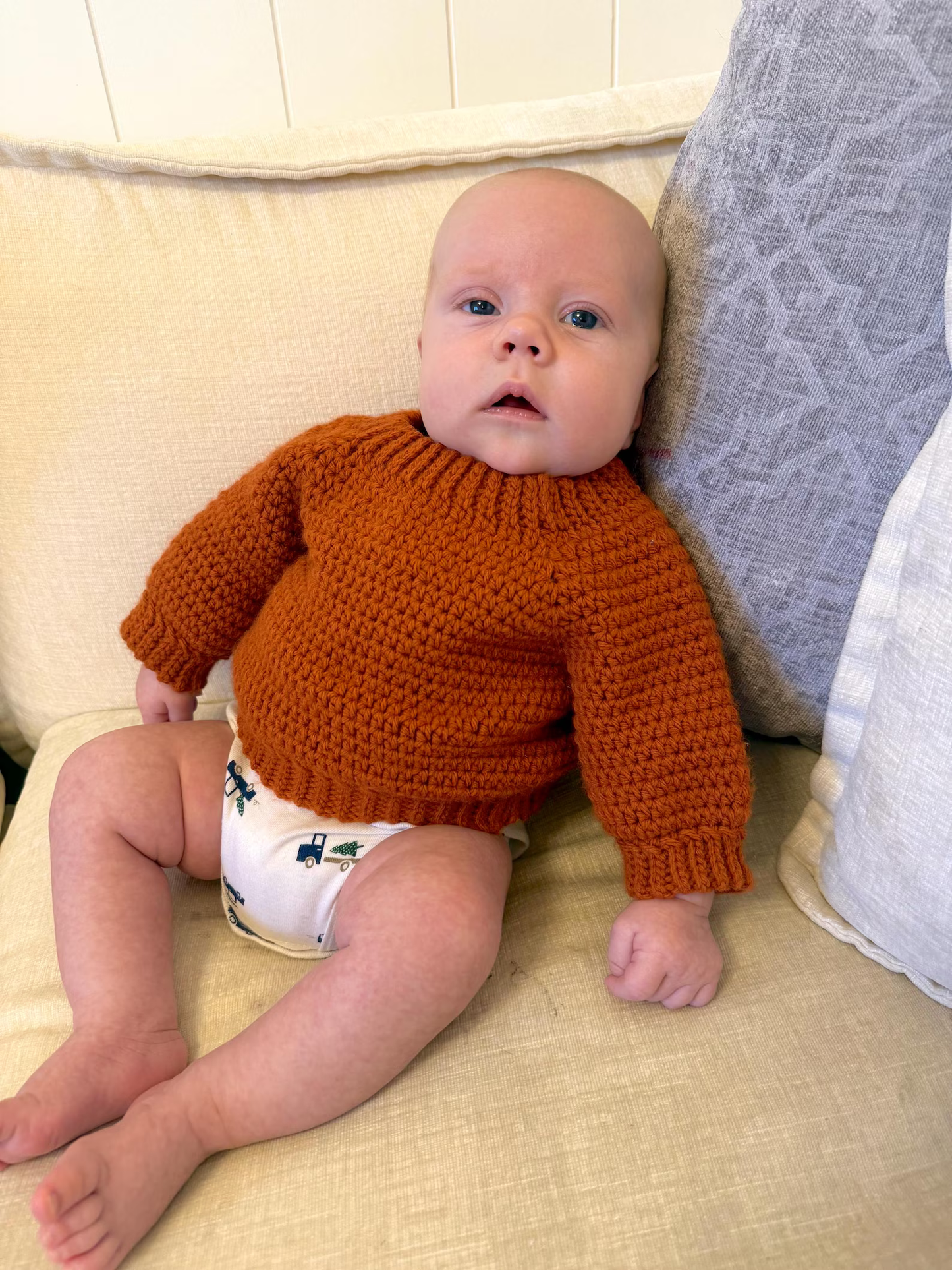 Oversized Crochet Raglan Baby Sweater Pattern + Video Tutorial