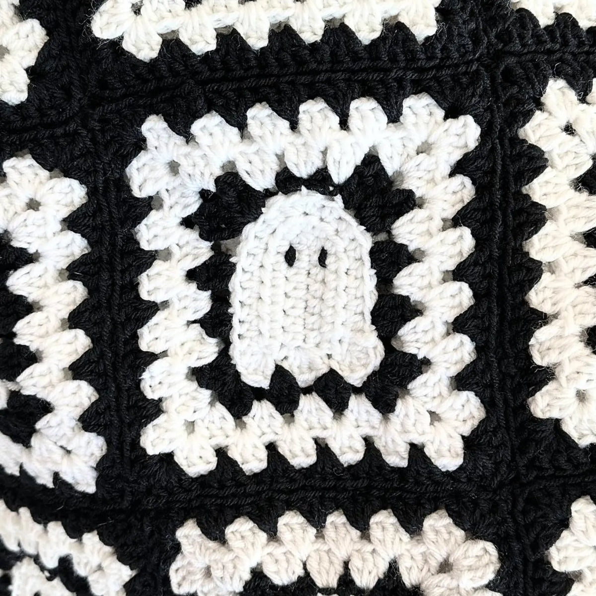 Ghost Granny Square Blanket Pattern Easy Halloween CROCHET PATTERN + Video