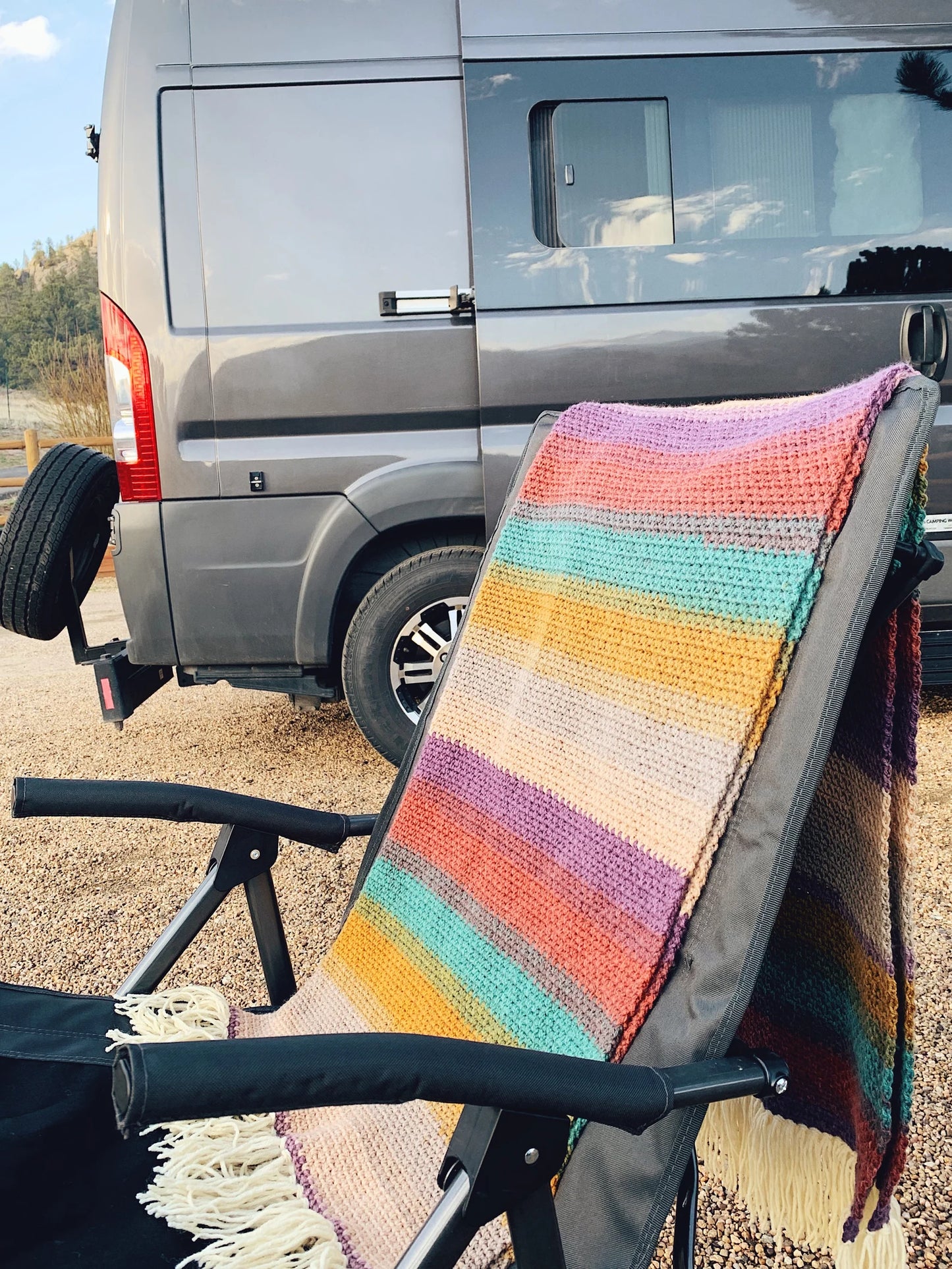 Estes Camping Blanket – Beginner-Friendly Cozy Throw Crochet Pattern