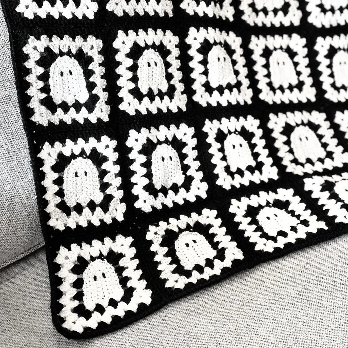 Ghost Granny Square Blanket Pattern Easy Halloween CROCHET PATTERN + Video