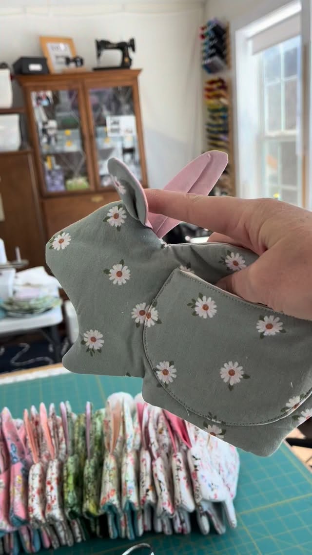 Bunny Oven Mitt Sewing Pattern 🐰