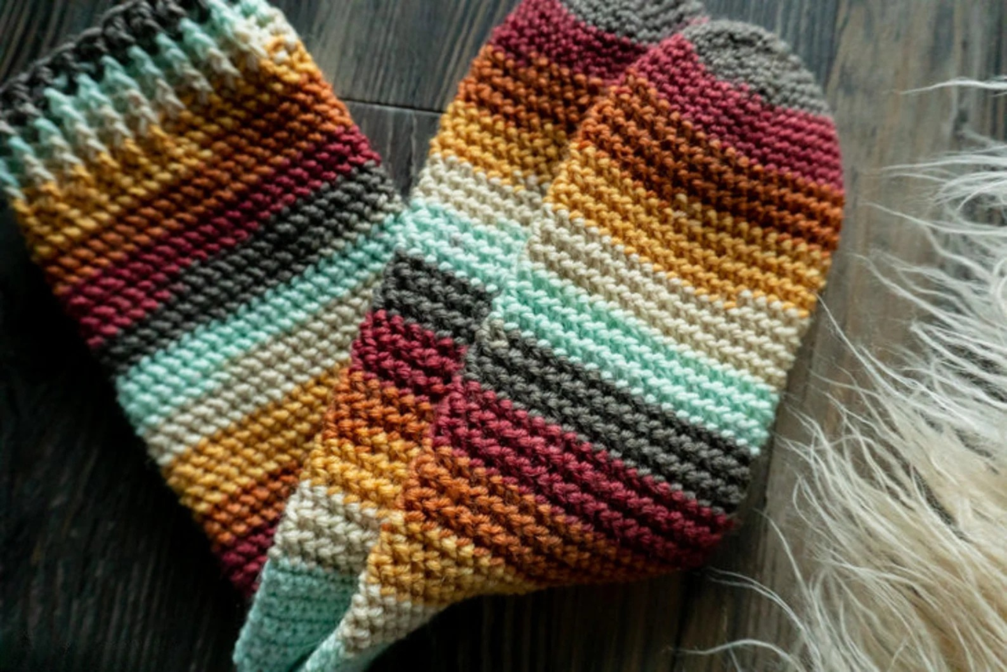 Herringbone Socks – Toe-Up Socks Crochet Pattern