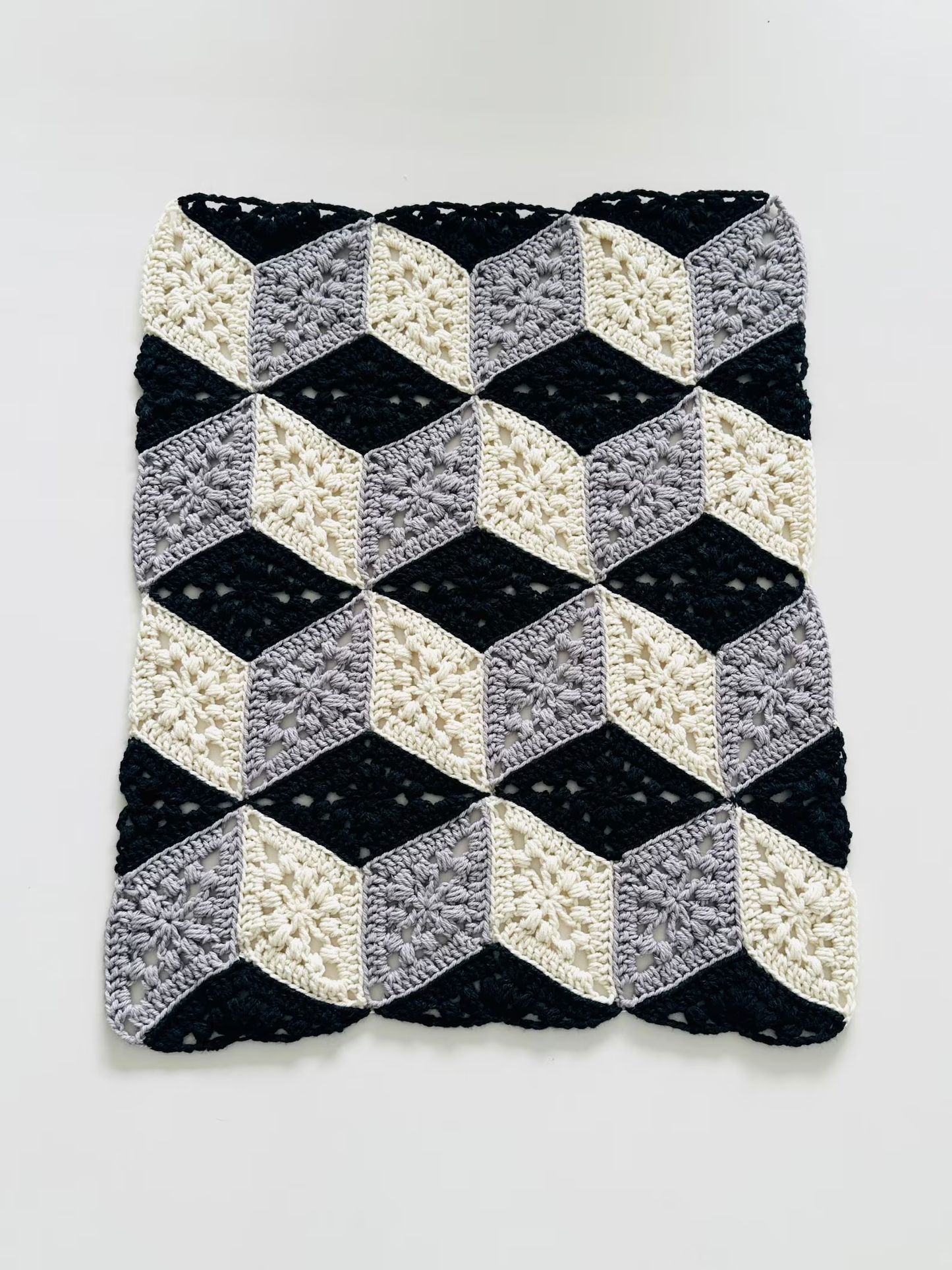3D Cube Diamond Blanket Crochet Pattern + Video Tutorial (PDF)