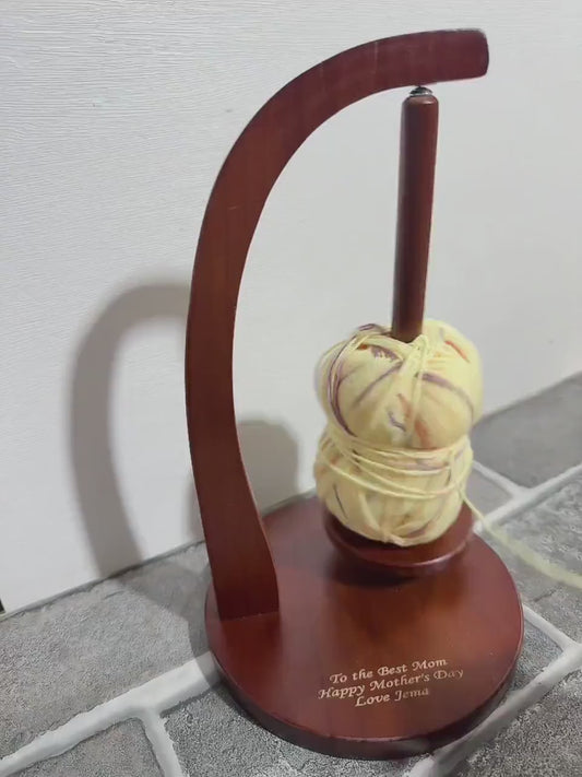 Magnetic Wooden Yarn Holder – Smooth, Tangle-Free Knitting &Crochet